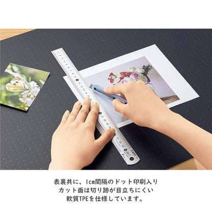 折りたたみ式 カッティングマット [両面タイプ] A2(折りたたみ時A3) ライオン事務器 257-21